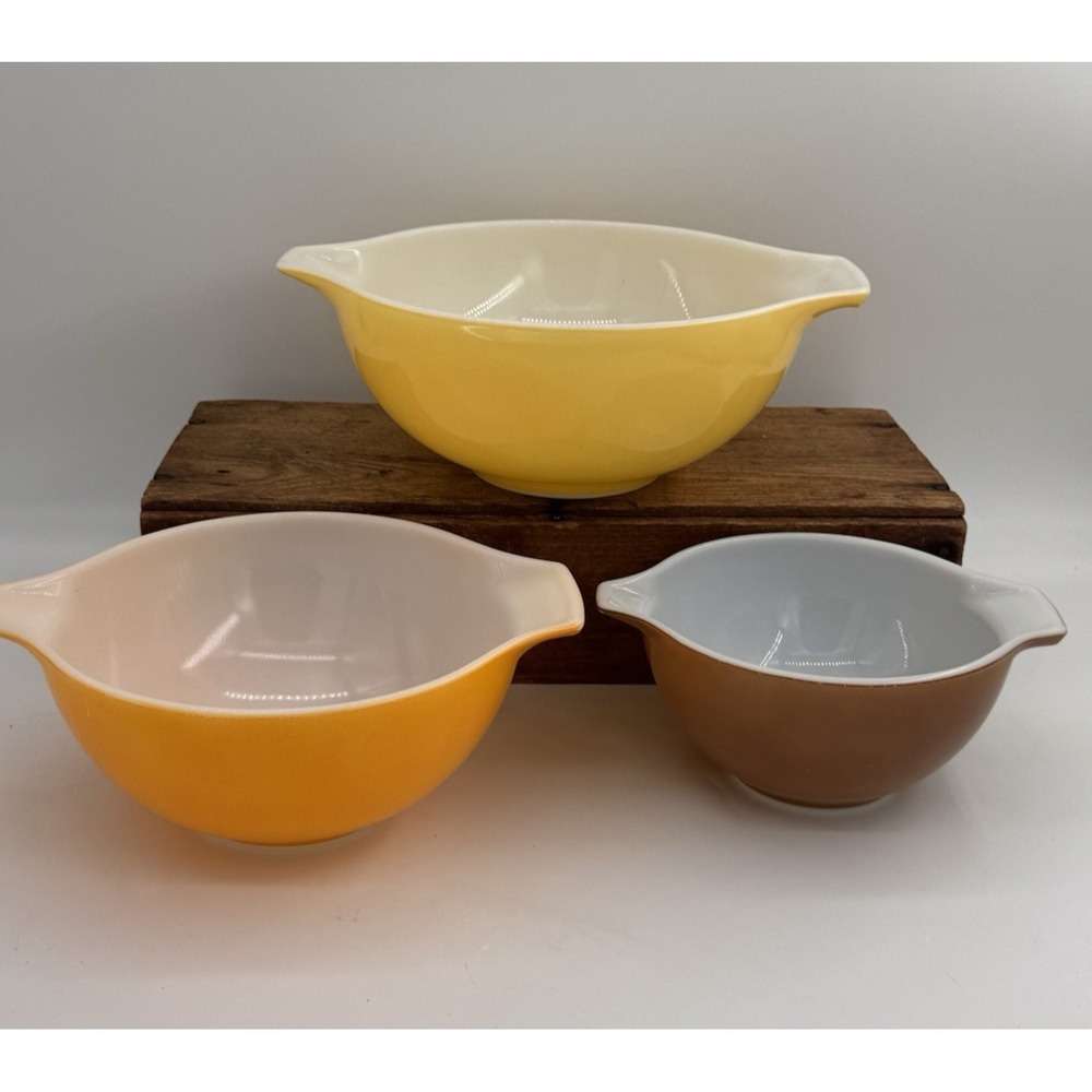 PYREX Town & Country Cinderella Mixing Bowls - Set of 3 #441, 442, 443 Vintage